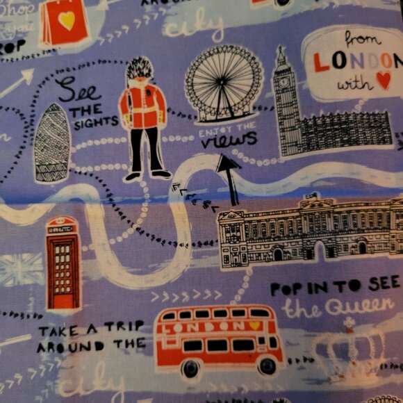 London Print Fabric Fat Quarter 18" x 22" - Picture 2 of 3